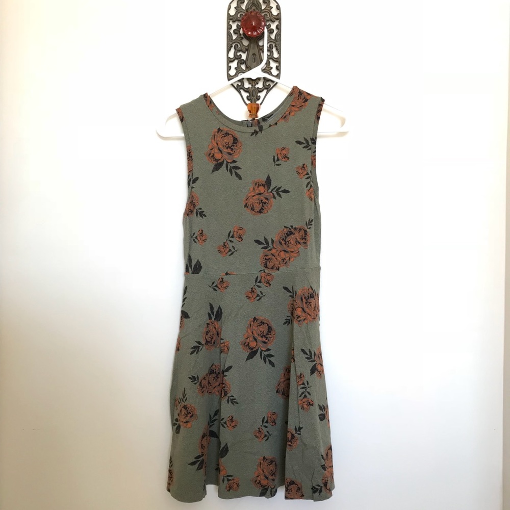 Vans Rose Dress